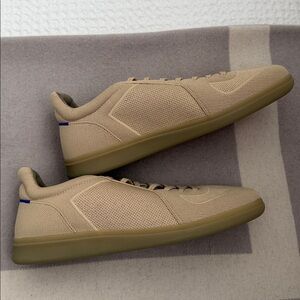 NWOT Men’s Rothy’s RS01 Sneaker in Wheat